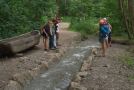 Einbaum und Wasserlauf